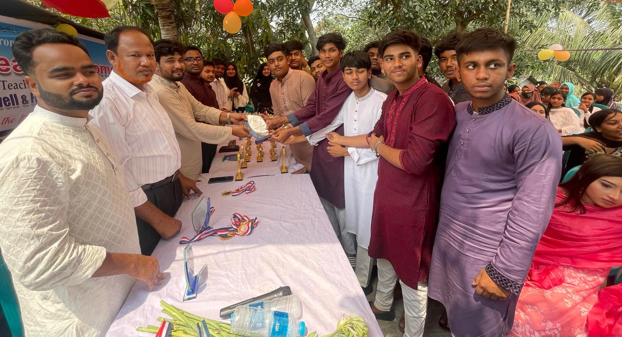 আড়িয়লে এসএসসি ব্যাচ- ২০২৫ বিদায় ও কৃতি শিক্ষার্থীদের সংবর্ধনা অনুষ্ঠান অনুষ্ঠিত।