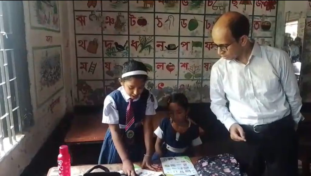 সিংহেরনন্দন সঃপ্রাঃ বিদ্যালয়ের  ভবন নির্মাণ ও রাস্তা পরিদর্শন করেন ইউএনও