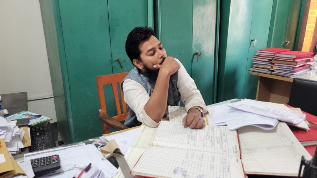 <span>টঙ্গীবাড়ীতে উপজেলা হিসাবরক্ষণ কার্যালয়ে ঘুষ নেওয়ার অভিযোগ। / </span>টঙ্গীবাড়ীতে আগে ঘুষ, পরে স্বাক্ষর