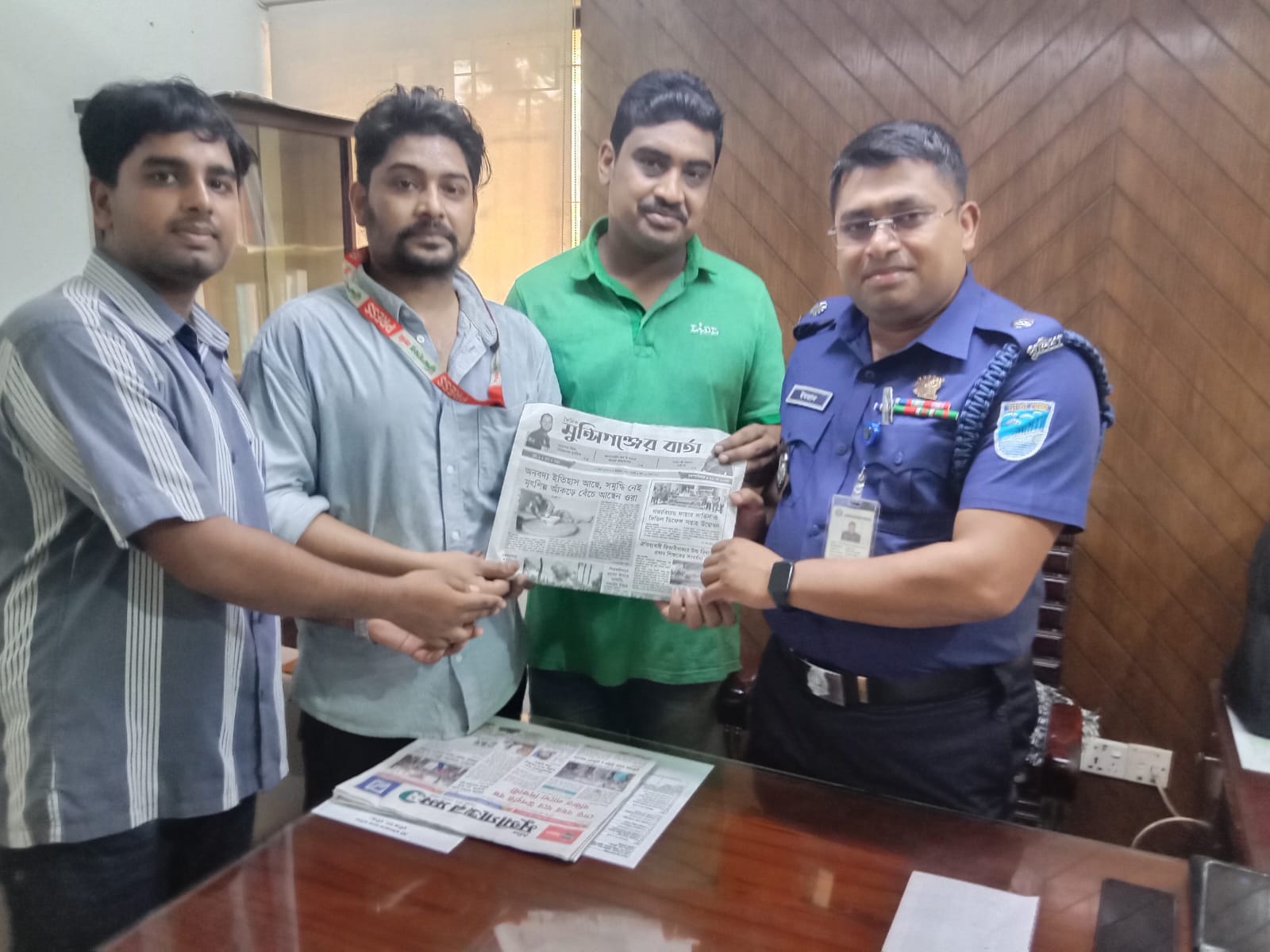 অতিরিক্ত পুলিশ সুপারের সঙ্গে দৈনিক মুন্সিগঞ্জের বার্তার মতবিনিময় ও সৌজন্য সাক্ষাৎ