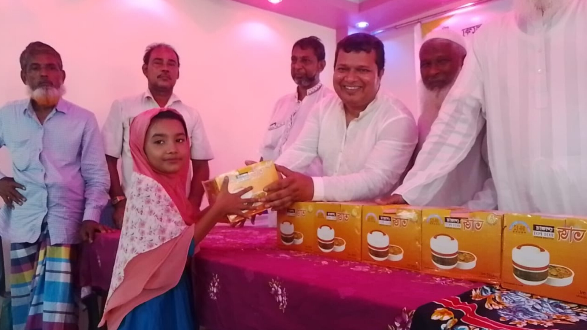 টঙ্গীবাড়ীতে সন্ধানী সমাজ সেবা সংঘের উদ্যোগে মেধাবী শিক্ষার্থীদের পুরস্কার বিতরণ